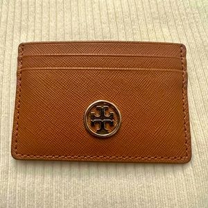 TORY BURCH
ROBINSON SLIM CARD CASE